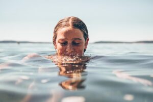 Read more about the article Swimming through the Menopause – Seven Physical And Mental Health Benefits of Hitting The Pool
